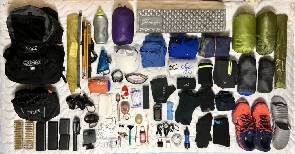 ピレネー山脈横断866kmの所持品。全13kgを背負ってゆく